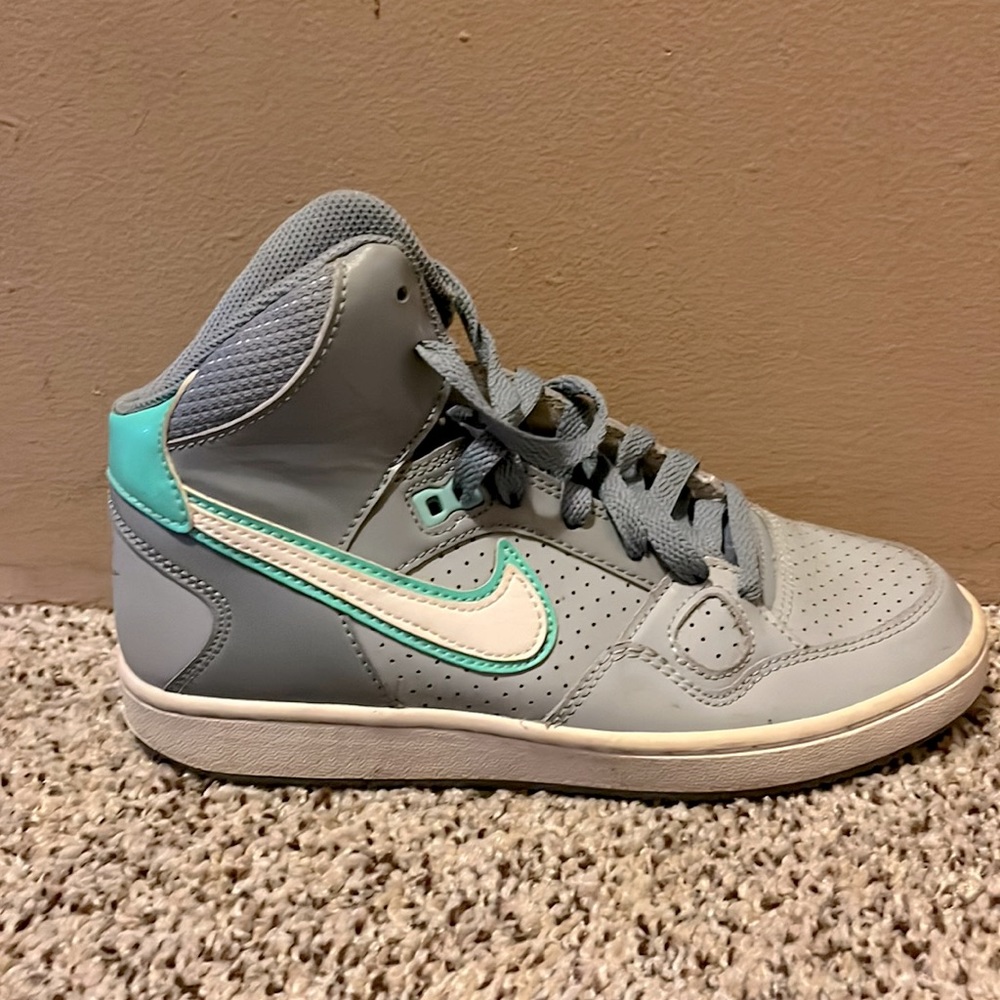 Nike womens force high tops size 6 grey and teal